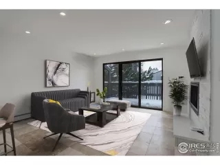 Photo #3: 1008022 Listing