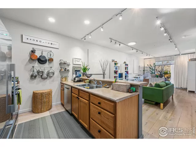 MLS: 1008077 Condo For Sale