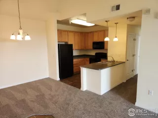 Photo #4: 1008128 Listing