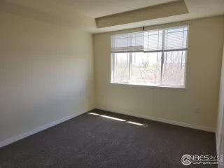 Photo #6: 1008128 Listing