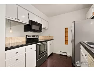 Photo #6: 1008158 Listing