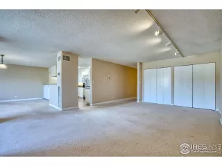 Photo #5: 1008178 Listing