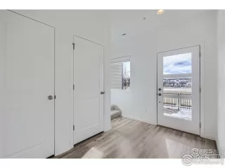 Photo #5: 1008188 Listing