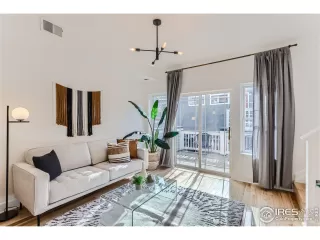 Photo #1: 1008208 Listing