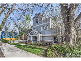 Photo #4: 1008208 Listing