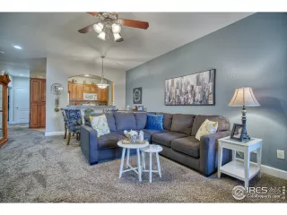 Photo #6: 1008209 Listing