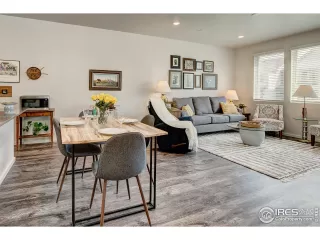 Photo #4: 1008223 Listing