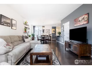 Photo #5: 1008303 Listing