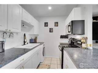 Photo #4: 1008310 Listing