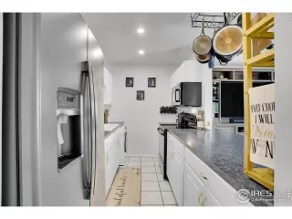 Photo #6: 1008310 Listing
