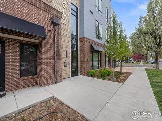 Photo #5: 1008314 Listing