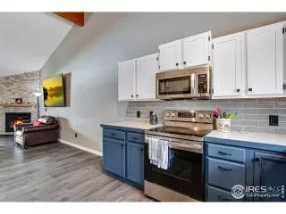 Photo #4: 1008362 Listing