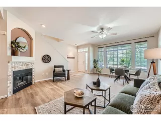 Photo #6: 1008369 Listing
