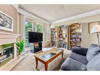 Photo #3: 1008395 Listing