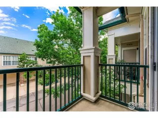 Photo #4: 1008395 Listing