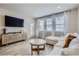 Photo #2: 1008400 Listing