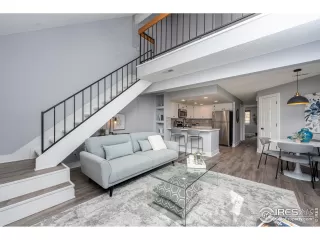 Photo #3: 1008434 Listing