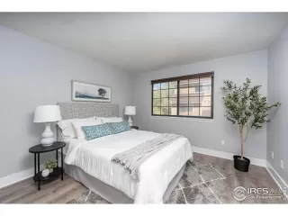 Photo #6: 1008434 Listing