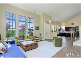 Photo #2: 1008447 Listing