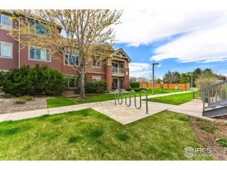 Photo #4: 1008462 Listing