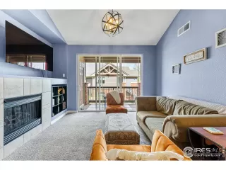 Photo #6: 1008462 Listing