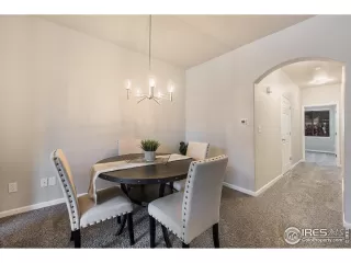 Photo #5: 1008517 Listing