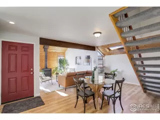 Photo #6: 1008528 Listing