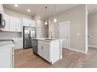 Photo #4: 1008570 Listing 