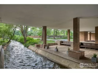 Photo #4: 1008636 Listing