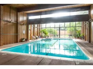 Photo #5: 1008636 Listing