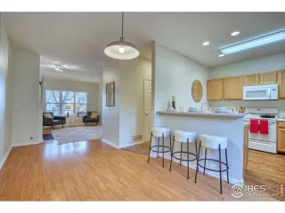 Photo #4: 1008666 Listing