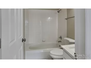 Photo #6: 1008675 Listing