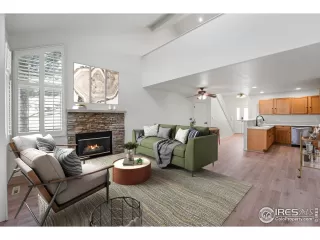 Photo #3: 1008742 Listing