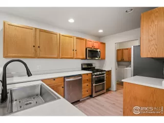 Photo #4: 1008742 Listing