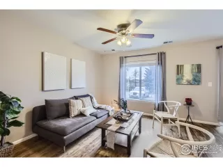 Photo #3: 1008763 Listing