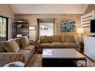 Photo #5: 1008765 Listing