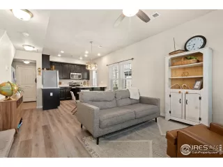 Photo #2: 1008784 Listing