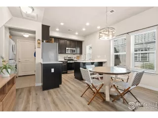 Photo #4: 1008784 Listing