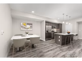 Photo #4: 1008856 Listing