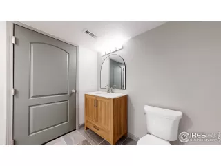 Photo #5: 1008892 Listing