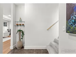 Photo #4: 1008904 Listing