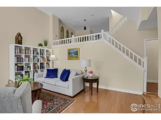 Photo #3: 1008953 Listing