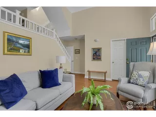 Photo #4: 1008953 Listing