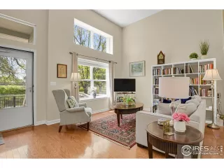 Photo #5: 1008953 Listing