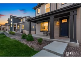 Photo #2: 1008962 Listing