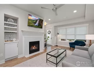 Photo #4: 1009043 Listing