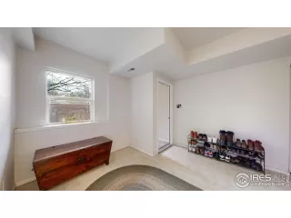 Photo #6: 1009049 Listing