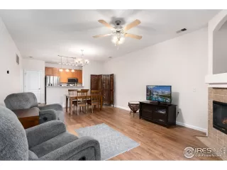 Photo #4: 1009052 Listing