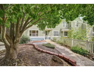 Photo #2: 1009098 Listing