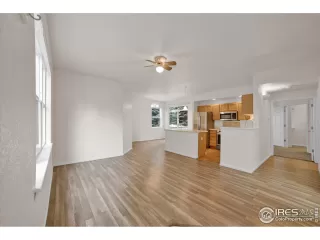 Photo #3: 1009098 Listing